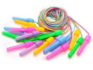 Скакалка верёвочная с пружинкой. Длина 220 см. Продажа только упаковкой. В упаковке 10 шт. 2016 00190