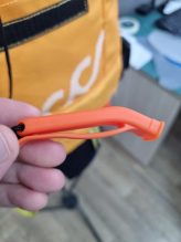 Свисток пластиковый 1 штука оранжевый GETSPORT 51