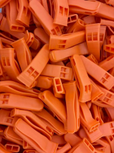 Свисток пластиковый 1 штука оранжевый GETSPORT 51