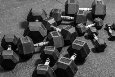 Гантель гексагональная Yousteel 1 кг, обрезиненная, черный